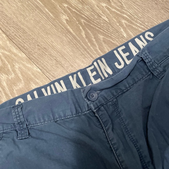 Calvin Klein Jeans Men's Dark Blue Shorts - Picture 3 of 6